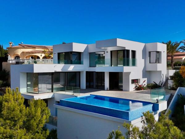 Casa independiente en calle Magnolias