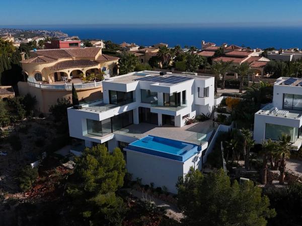 Casa independiente en calle Magnolias