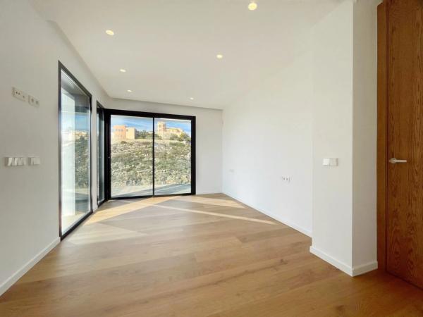 Casa independiente en calle Magnolias