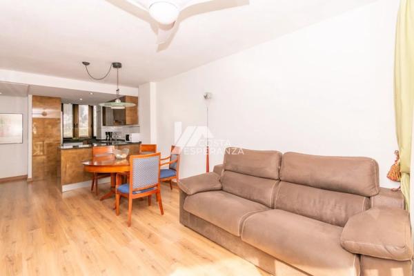 Piso en avenida Juan Carlos I