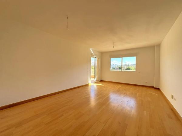 Piso en avenida de Joan Fuster