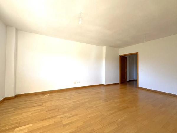 Piso en avenida de Joan Fuster