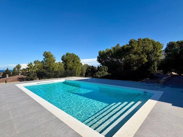 Casa independiente en calle Orquidia