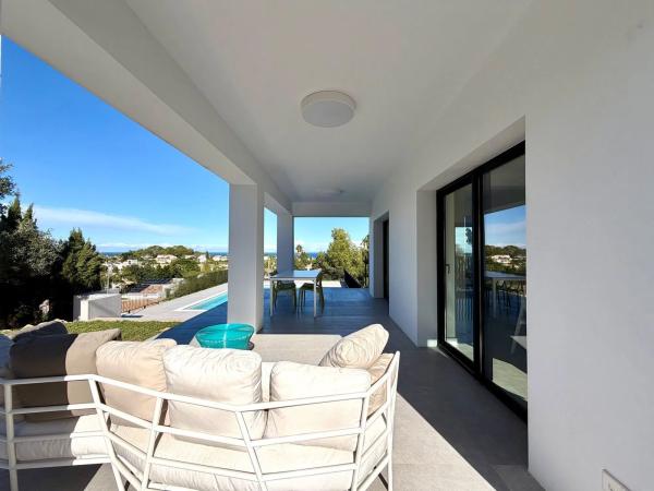 Casa independiente en calle Orquidia