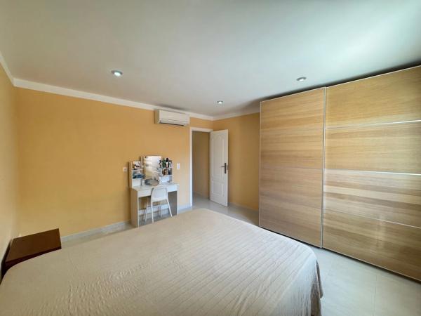 Casa independiente en calle Mimas