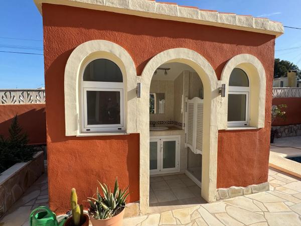 Casa independiente en calle Mimas