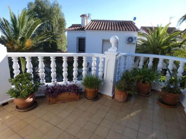 Chalet pareado en calle de Venus, 27