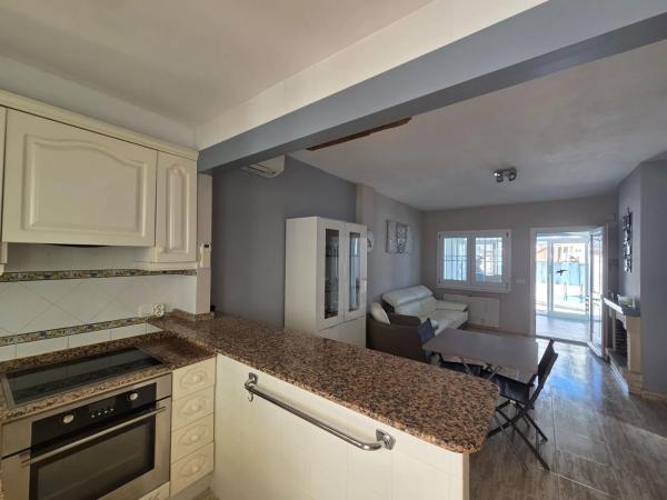 Chalet adosado en camino Real de Gandia