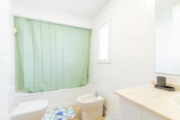 Chalet pareado en Urbanización la Isla