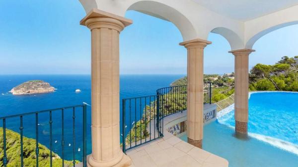 Casa independiente en calle Gabriel Faure