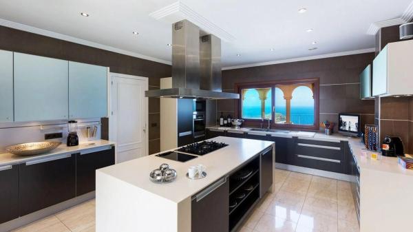 Casa independiente en calle Gabriel Faure