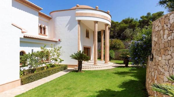 Casa independiente en calle Gabriel Faure