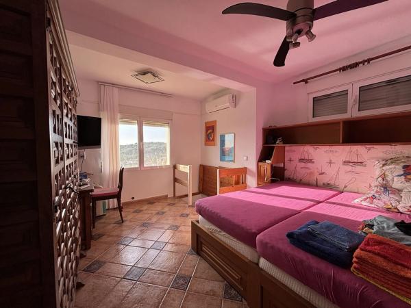 Casa independiente en calle Avellano, 24