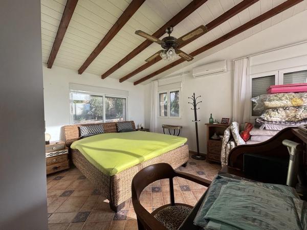 Casa independiente en calle Avellano, 24