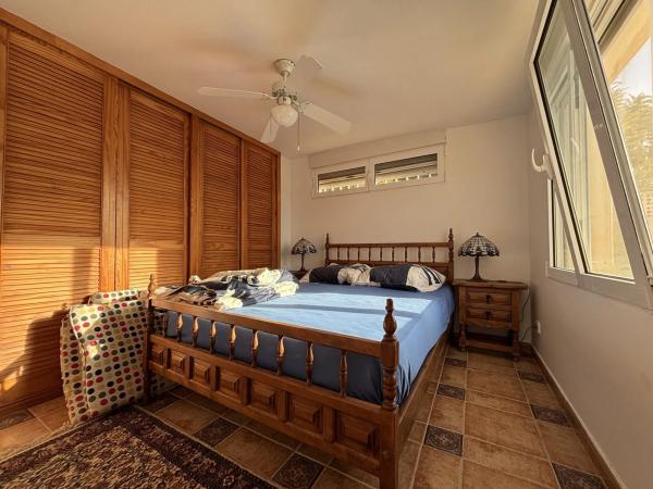 Casa independiente en calle Avellano, 24