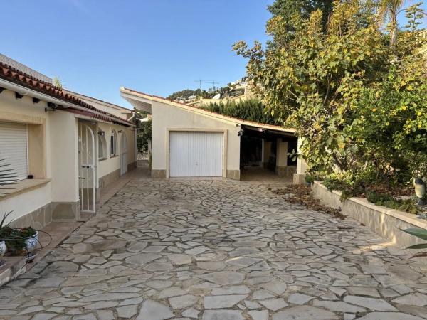 Casa independiente en calle Avellano, 24