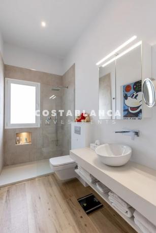 Casa independiente en calle Castillo