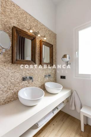 Casa independiente en calle Castillo