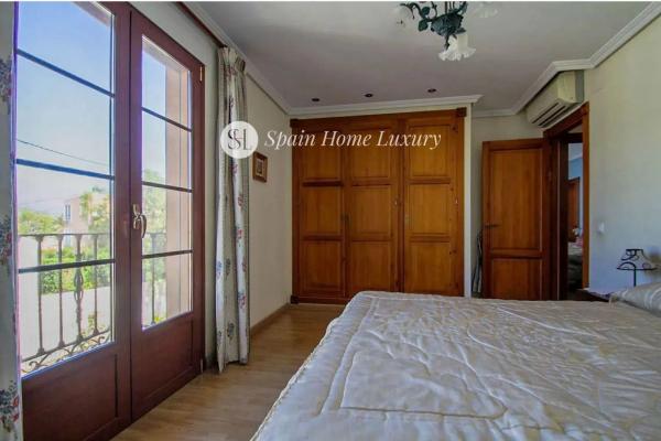 Casa independiente en calle la Cabanya