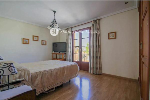 Casa independiente en calle la Cabanya