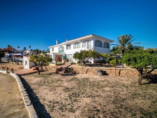 Casa independiente en camino del Sarando