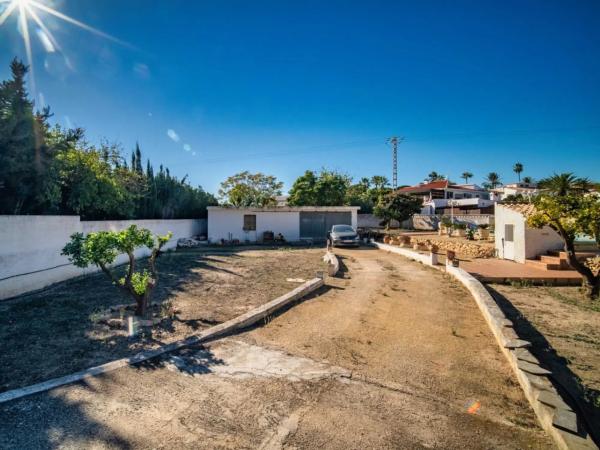 Casa independiente en camino del Sarando