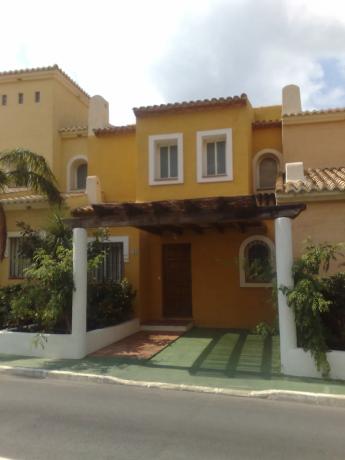 Chalet adosado en avenida Europa, 4