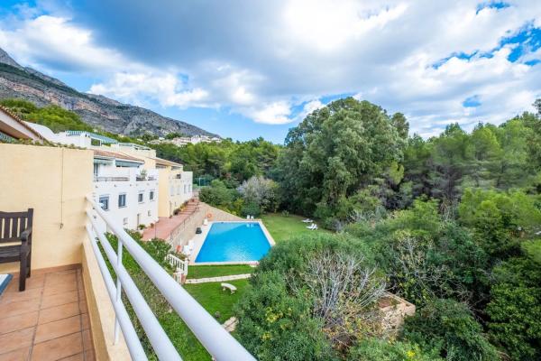 Chalet pareado en avenida Bernia