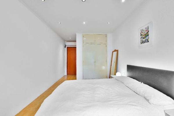 Chalet pareado en avenida Bernia