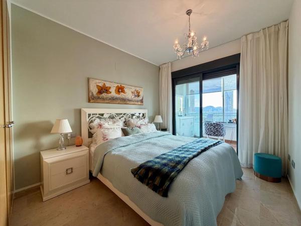 Piso en calle Presidente Adolfo Suárez, 20