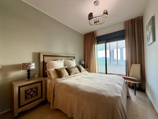 Piso en calle Presidente Adolfo Suárez, 20