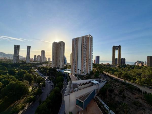 Piso en calle Presidente Adolfo Suárez, 20