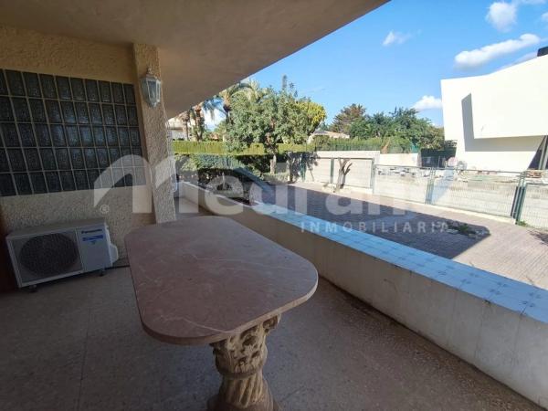 Casa independiente en calle Sorolla, 117