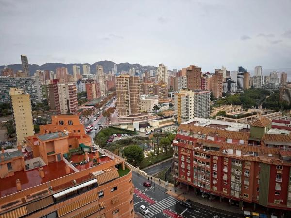 Piso en avenida Beniardá, 2