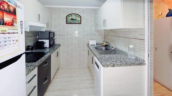 Piso en calle Presidente Adolfo Suárez, 18