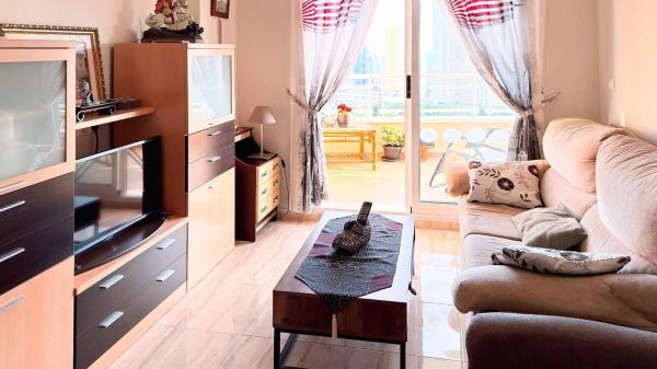 Piso en calle Presidente Adolfo Suárez, 18