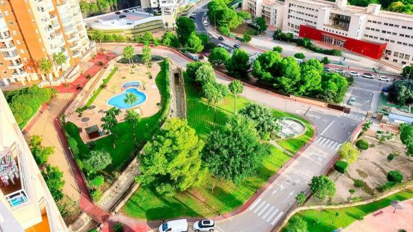 Piso en calle Presidente Adolfo Suárez, 18