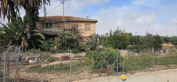 Casa independiente en camino de L'Armanello