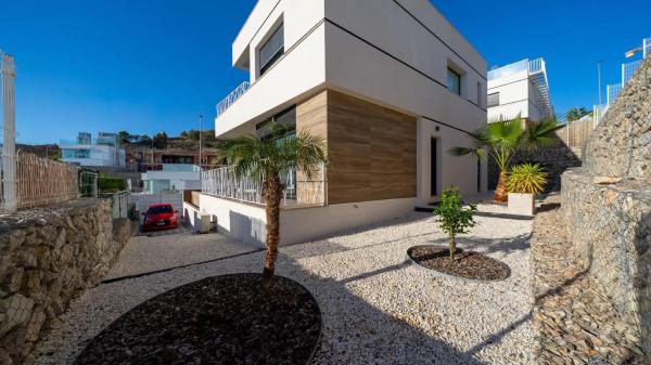Casa independiente en calle Cáceres