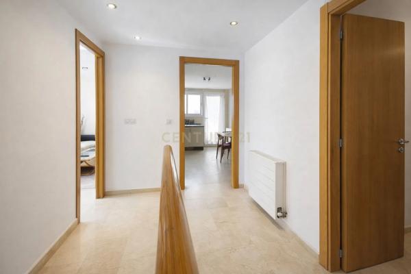 Chalet adosado en avenida Serra D'Aitana, 18