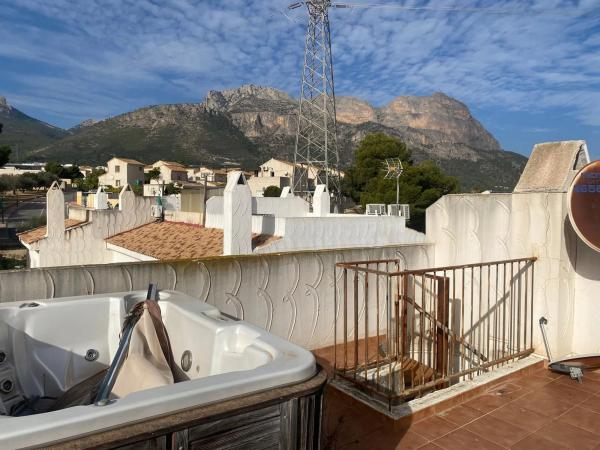 Chalet adosado en calle Serra del Cabeçó d'Or, 27