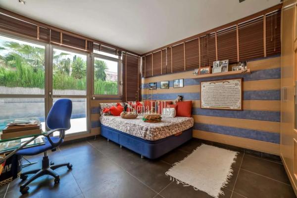 Casa independiente en calle Sorolla