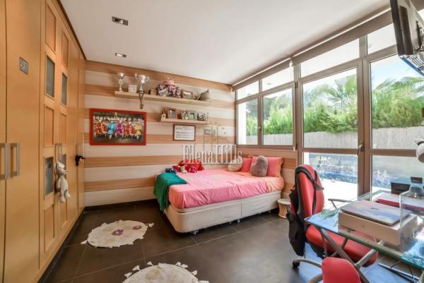 Casa independiente en calle Sorolla