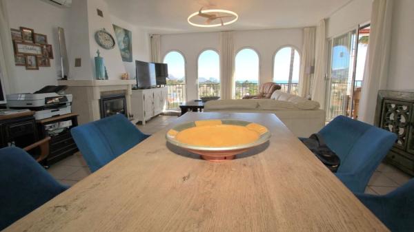 Casa independiente en calle Helsinki