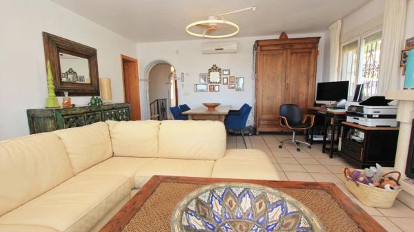 Casa independiente en calle Helsinki