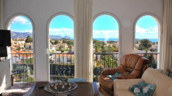 Casa independiente en calle Helsinki