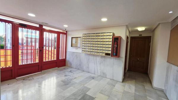 Piso en avenida Riu Torres