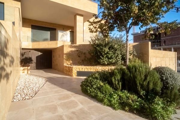 Dúplex en calle Edeta