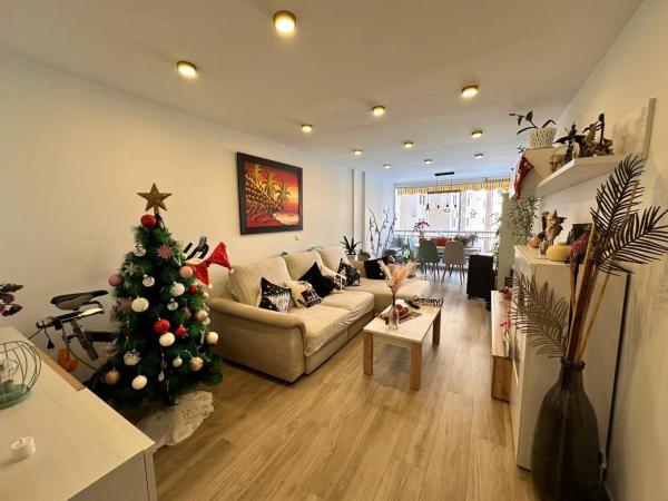 Piso en avenida Mestral, 4