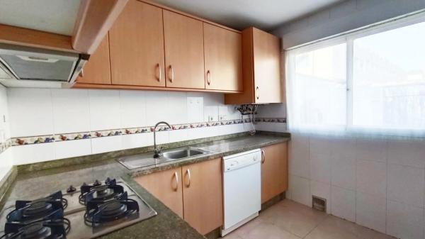 Chalet adosado en calle Escritor Vintila Horia